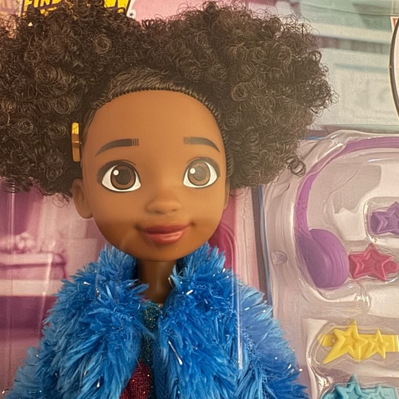 Mattel - KARMA'S WORLD (Netflix) Singing Star Karma Doll Figure NIB - Picture 2 of 4